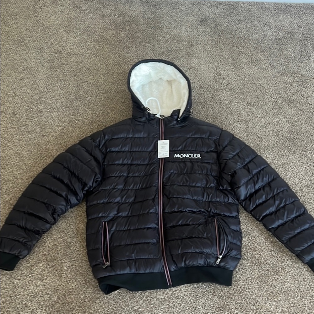 Moncler Black Puffer Jacket with Quilted Design